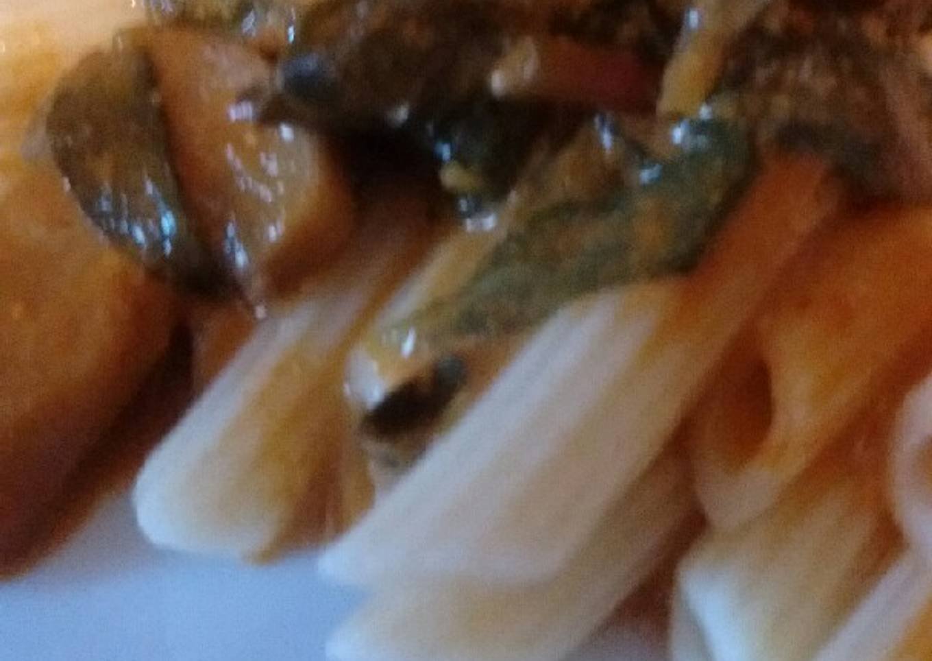 Pasta con Verdolagas en una crema de chile pasilla