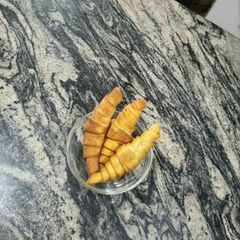 A picture of Crispy crescent rolls.