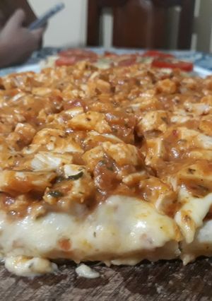 Una foto de Pizza de Pollo a la Crema