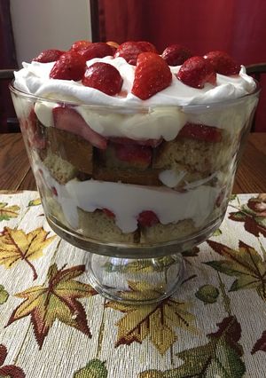 A picture of Easy Strawberry Cheesecake Trifle.