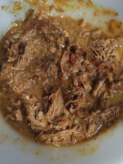 Una foto de Carne desmechada de secreto de cerdo para burritos o fajitas😋