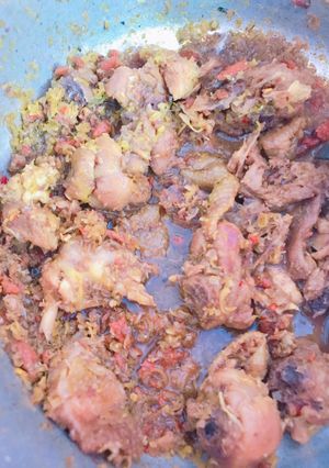 Hình của món Gà kho xả ớt.