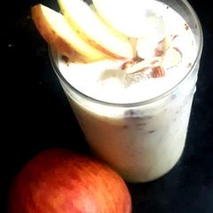 A picture of Apple milkshake.