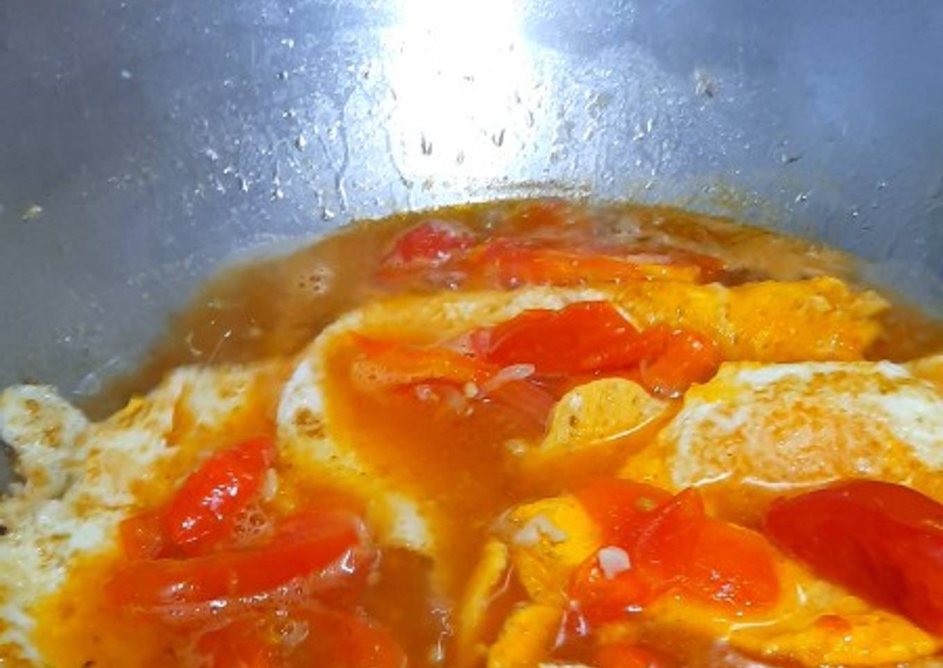 Telur ceplok kuah pedas