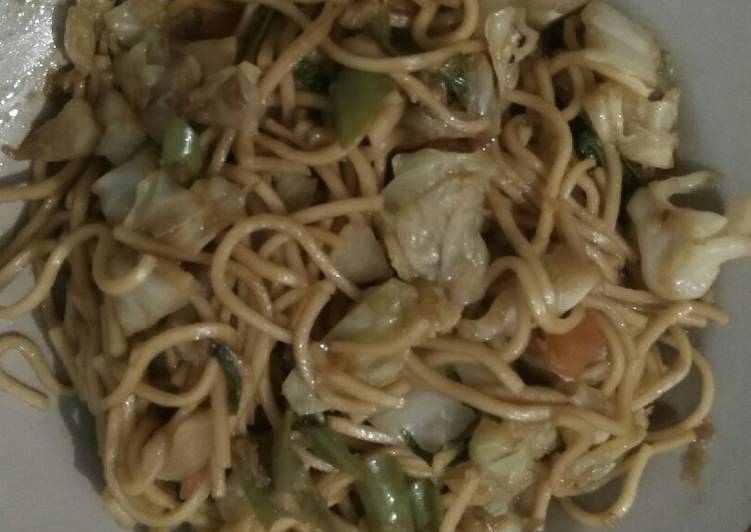 Bagaimana Membuat Mie goreng aneka sayur yang Sempurna