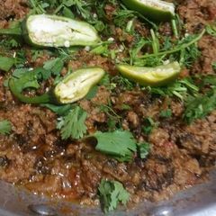 A picture of Qeema karela.