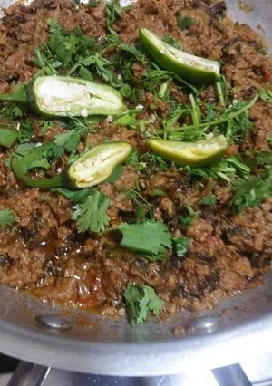A picture of Qeema karela.