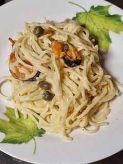 Una foto de Espaguetis a la crema de mejillones