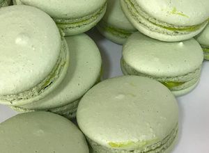 Una foto de Macarons de limón