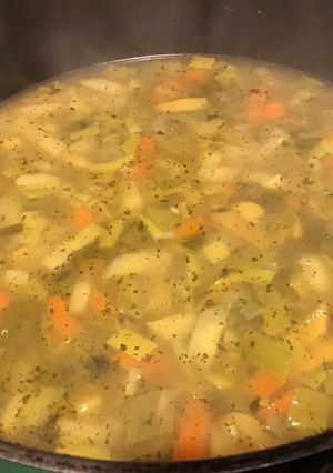 Une photo de Soupe de légumes aux épices tajine et coriandre