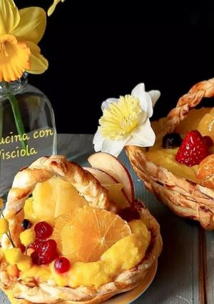 Foto di Cestini di frutta con crema all'ananas