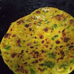 A picture of Methi thepla.