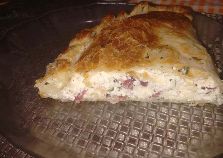 Media tarta de Ricota y longaniza de mi nona