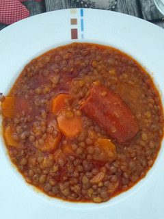 Una foto de Lentejas con chorizo exprés