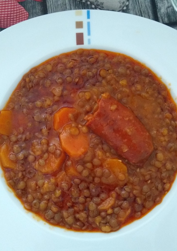 Una foto de Lentejas con chorizo exprés
