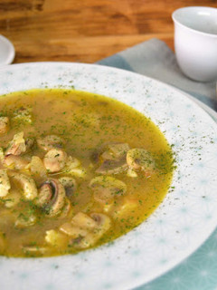 Una foto de Sopa de champiñones con pollo