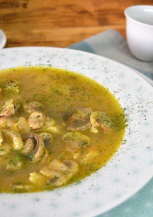 Una foto de Sopa de champiñones con pollo
