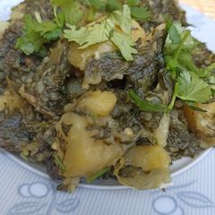A picture of Palak aloo ki bhaji.