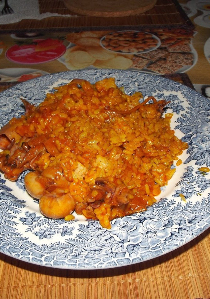 Una foto de Arroz con chipirones en salsa americana