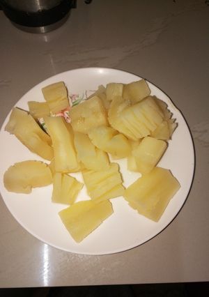 A picture of Boiled cassava served with tea... For supper.