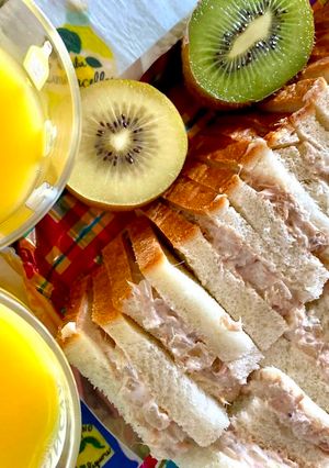 A picture of Greek Yoghurt Tuna Sandwiches.