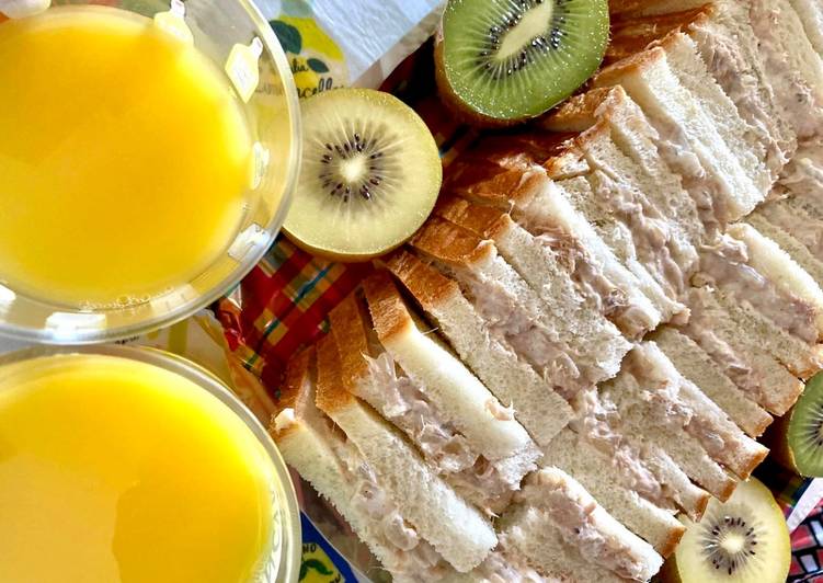 Recipe of Homemade Greek Yoghurt Tuna Sandwiches