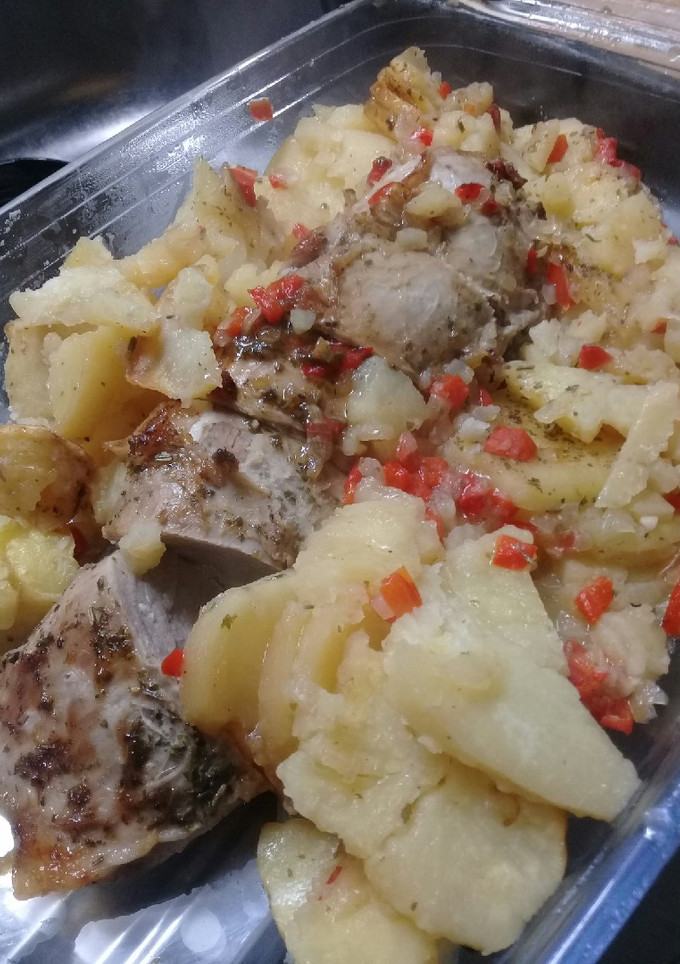 Una foto de Peceto al horno con papas, hecho a la bolsa