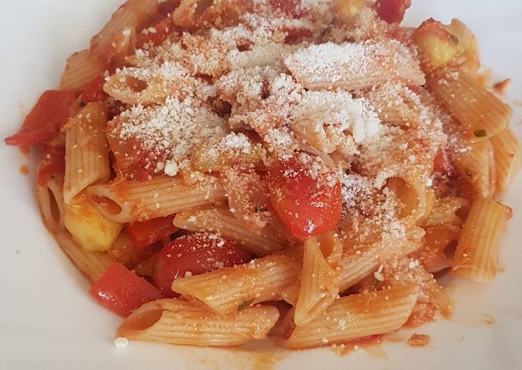 Pasta con atún y verduras