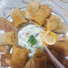A picture of Spring rolls.