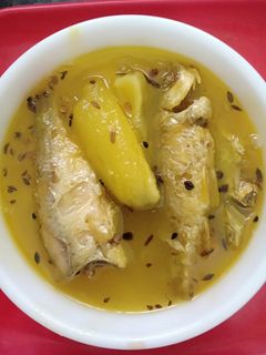 আম দিয়ে পুঁটি মাছের টক রেসিপির প্রধান ছবি