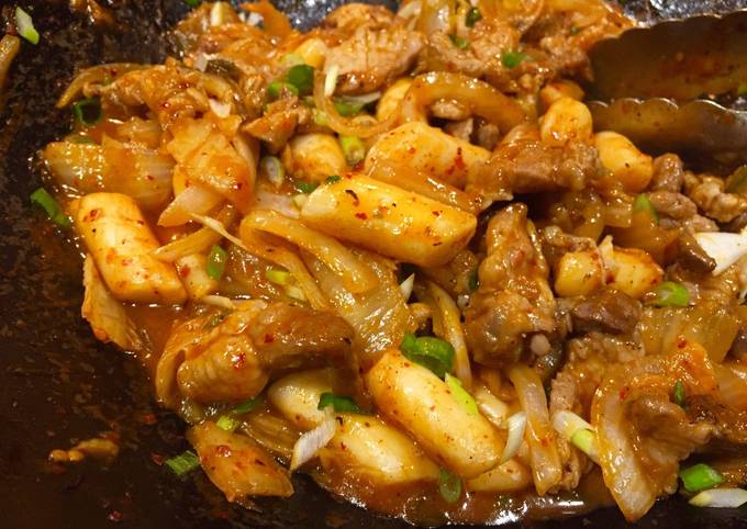 Recipe of Super Quick Homemade Ddukbokki with Pork &amp; Kimchi