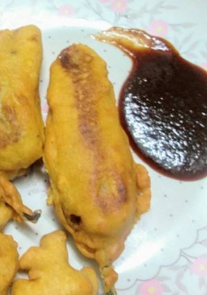A picture of Mirchi vada.
