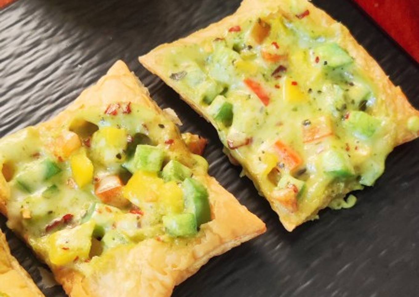 Chilli cheese Khari puff