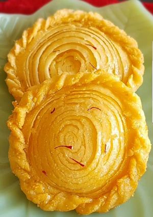 A picture of Malai Khajla (Cream Puff).