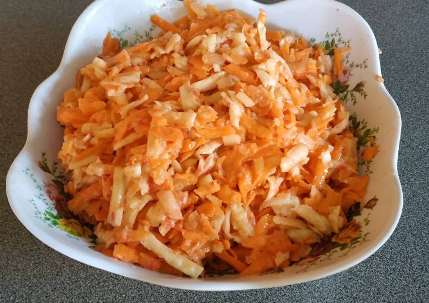 Салат с яйцом и морковкой
