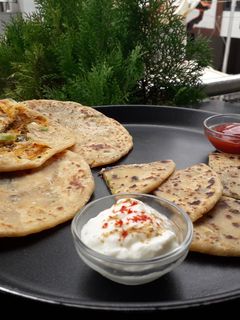 સત્તુ પરાઠા(sattu na parotha recipe in gujarati) રેસીપી મુખ્ય ફોટો