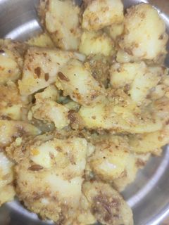 जीरा आलू (Jeera aloo recipe in hindi) रेसिपी मुख्य फोटो