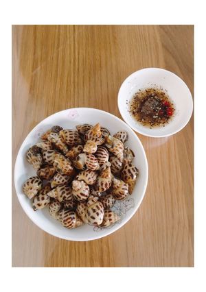 Hình của món Ốc hương xào bơ tỏi.