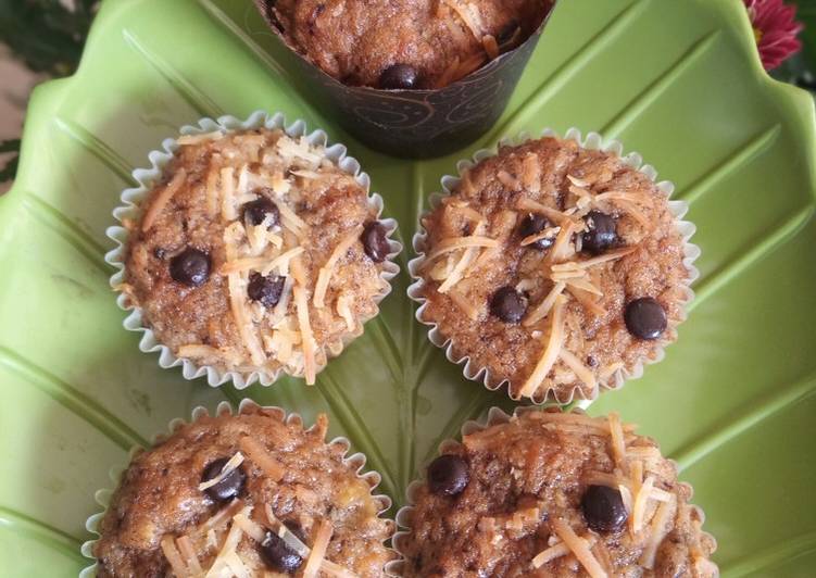 Langkah Mudah untuk Menyiapkan Muffin pisang coklat keju Anti Gagal