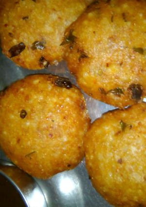A picture of Sabudana vada.
