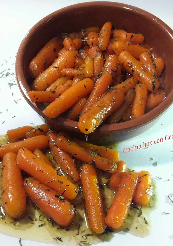 Una foto de Zanahorias baby glaseadas con miel y tomillo