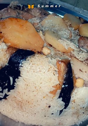 صورة لوصفة مقلوبة باذنجان وبطاطا 😋