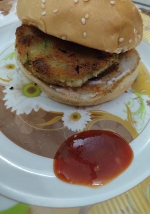 A picture of Aloo tikki burger.