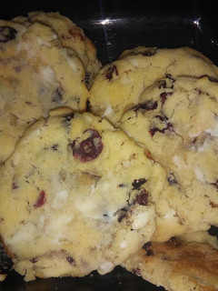 A picture of White chocolate cranberry cookies.
