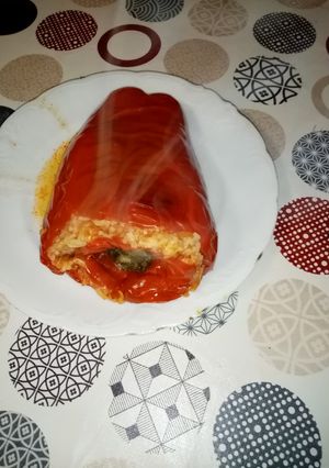 Una foto de Pimientos morrones rellenos de atún