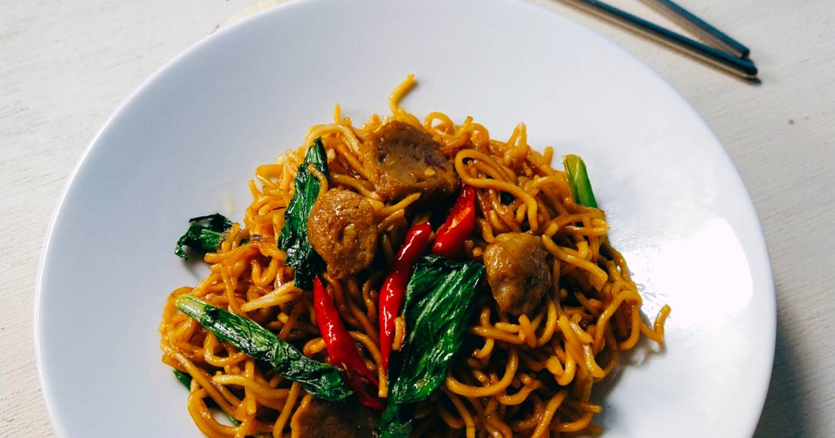 Resep Mie Goreng Bakso Pedas Simpel Oleh Uly Rachmawati Cookpad Resep Mie Goreng Bakso Pedas Simpel Oleh Uly Rachmawati Cookpad