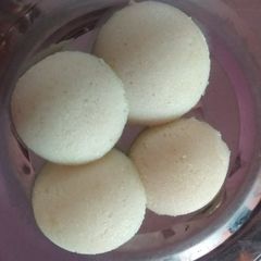 A picture of Idli.