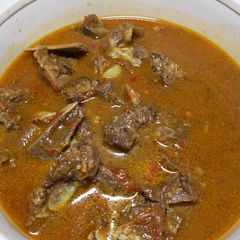 A picture of Cow ribs pepper soup.