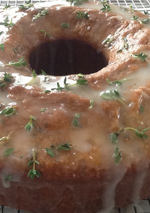 A picture of Lemon and thyme bundt cake.