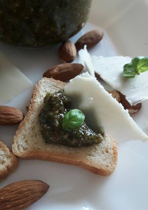 Une photo de Pesto basilic amande